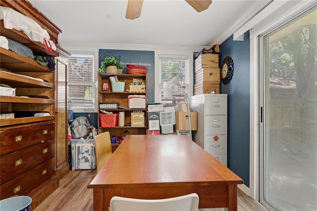 For Sale: $289,000 (3 beds, 2 baths, 1233 Square Feet)