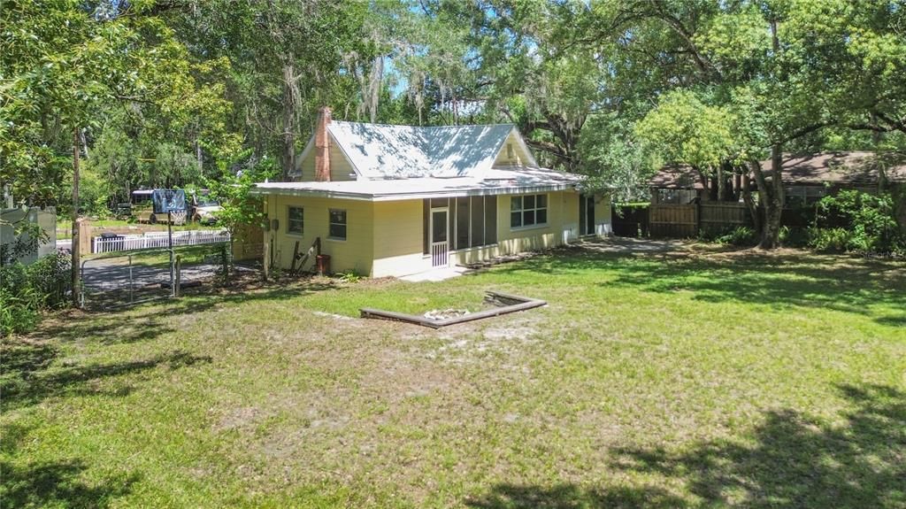 For Sale: $289,000 (3 beds, 2 baths, 1233 Square Feet)