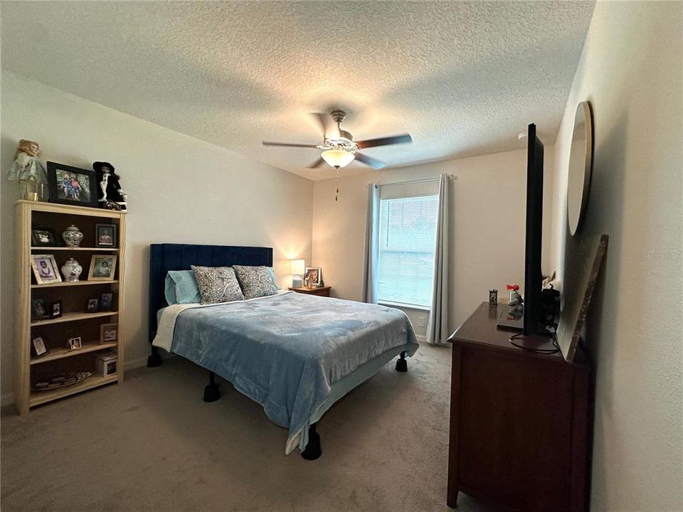 En Venta: $349,800 (4 camas, 2 baños, 2079 Pies cuadrados)