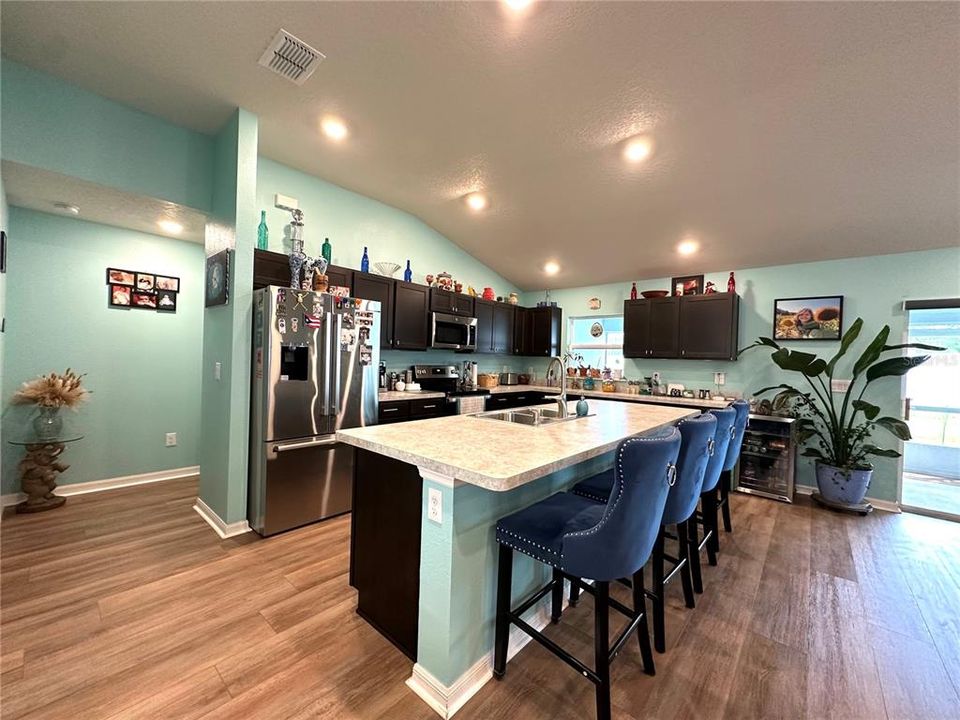 En Venta: $349,800 (4 camas, 2 baños, 2079 Pies cuadrados)