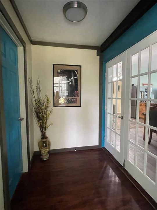 For Sale: $285,000 (2 beds, 2 baths, 1260 Square Feet)