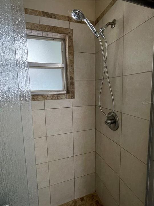 For Sale: $285,000 (2 beds, 2 baths, 1260 Square Feet)