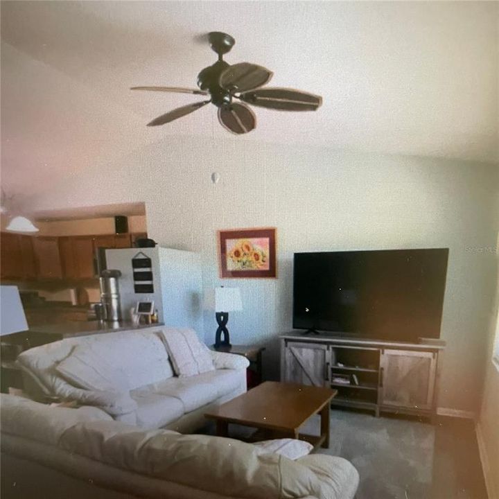 For Sale: $285,000 (2 beds, 2 baths, 1260 Square Feet)