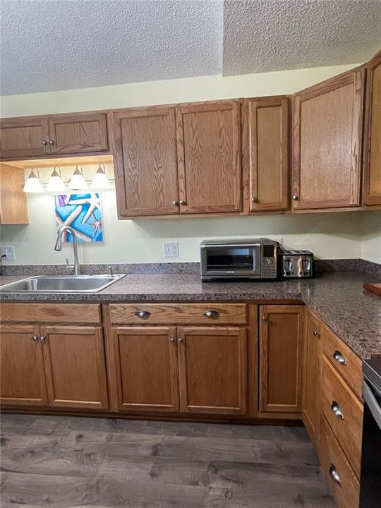 For Sale: $285,000 (2 beds, 2 baths, 1260 Square Feet)
