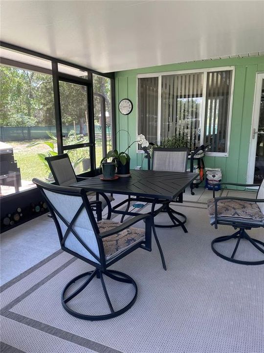 For Sale: $285,000 (2 beds, 2 baths, 1260 Square Feet)