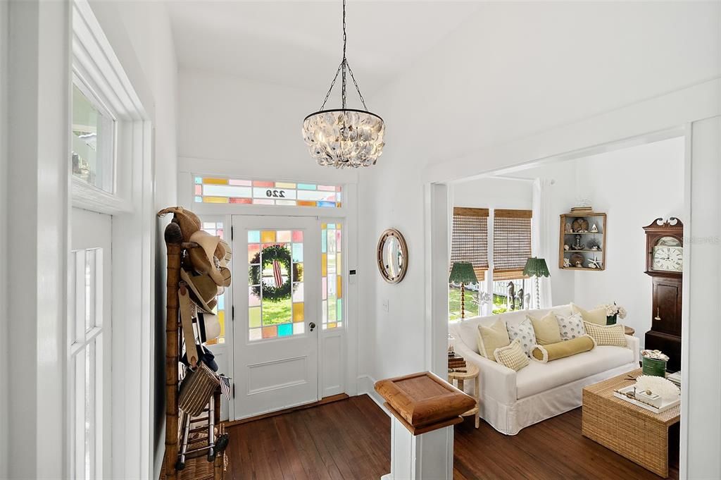 For Sale: $550,000 (2 beds, 1 baths, 1876 Square Feet)