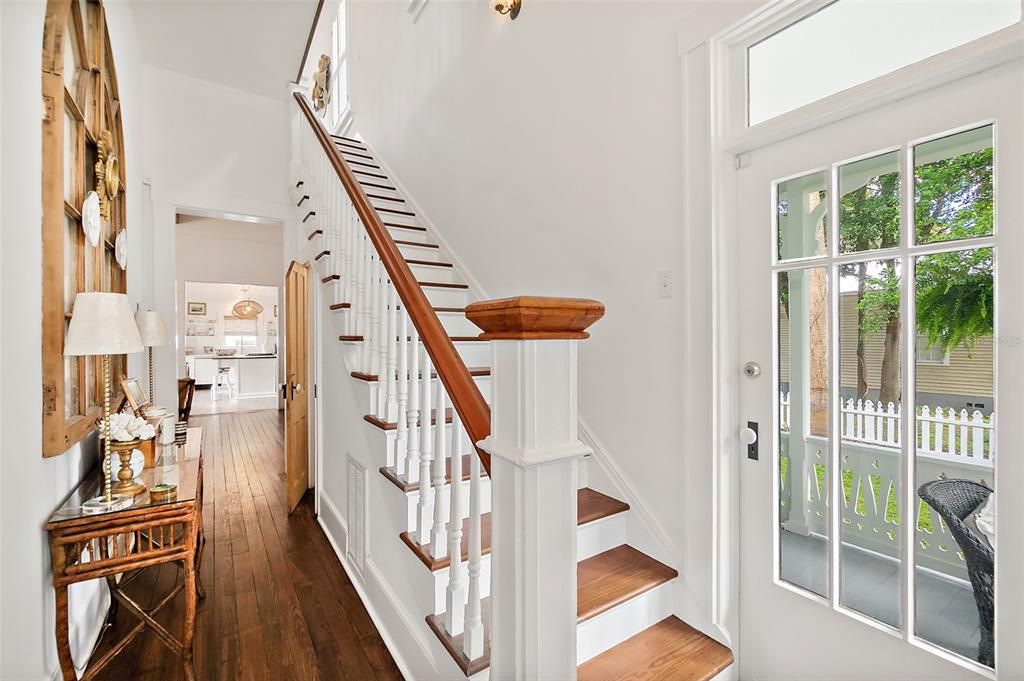 For Sale: $550,000 (2 beds, 1 baths, 1876 Square Feet)