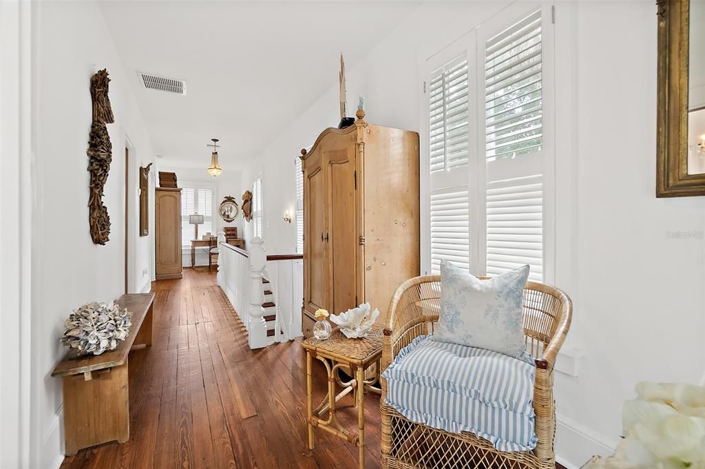For Sale: $550,000 (2 beds, 1 baths, 1876 Square Feet)