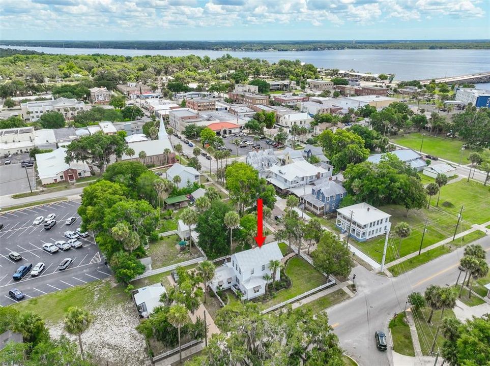 For Sale: $550,000 (2 beds, 1 baths, 1876 Square Feet)