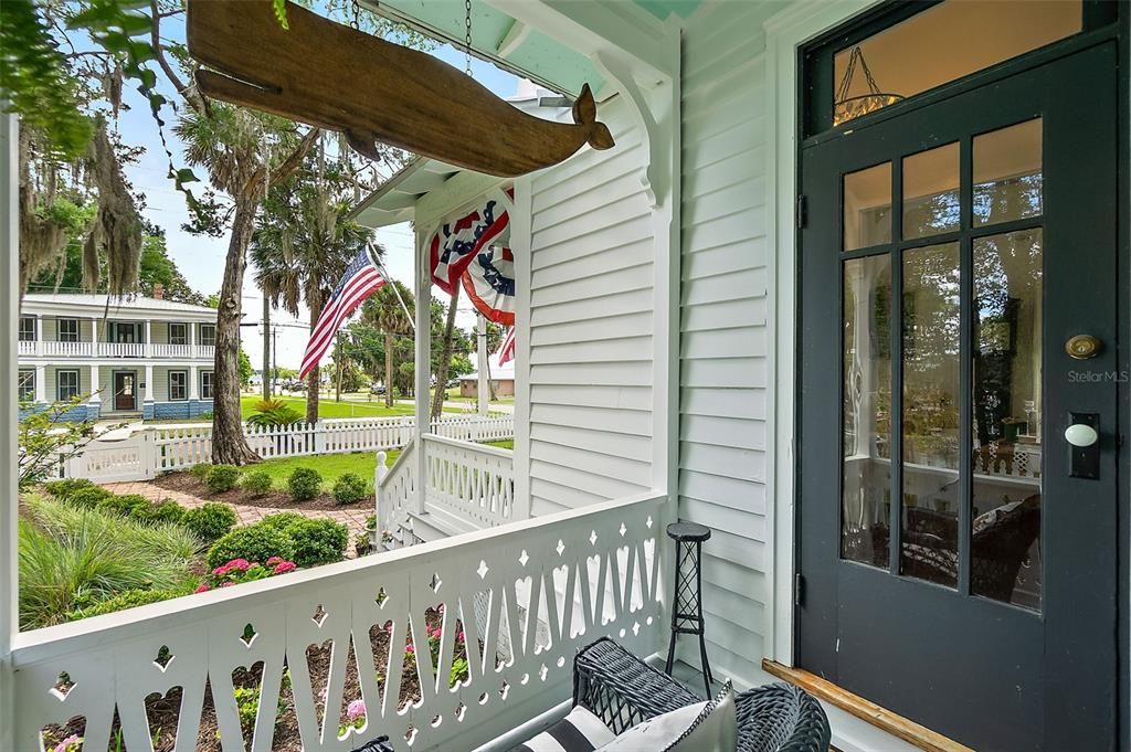 For Sale: $550,000 (2 beds, 1 baths, 1876 Square Feet)