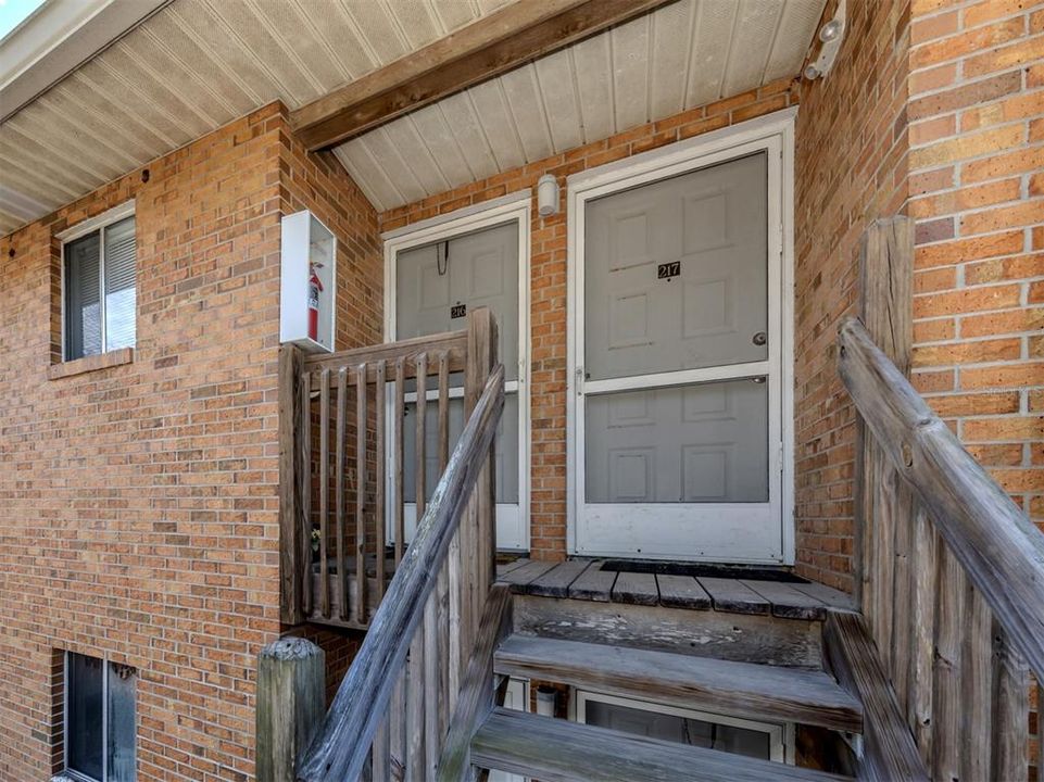 For Rent: $1,700 (2 beds, 1 baths, 723 Square Feet)