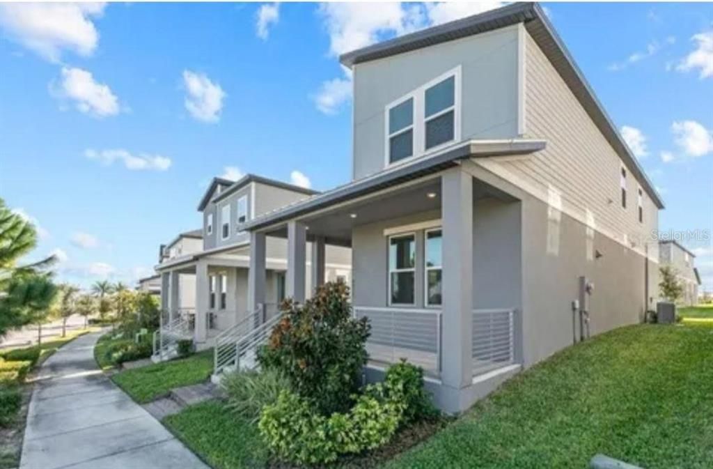 Active With Contract: $3,100 (4 beds, 2 baths, 1996 Square Feet)