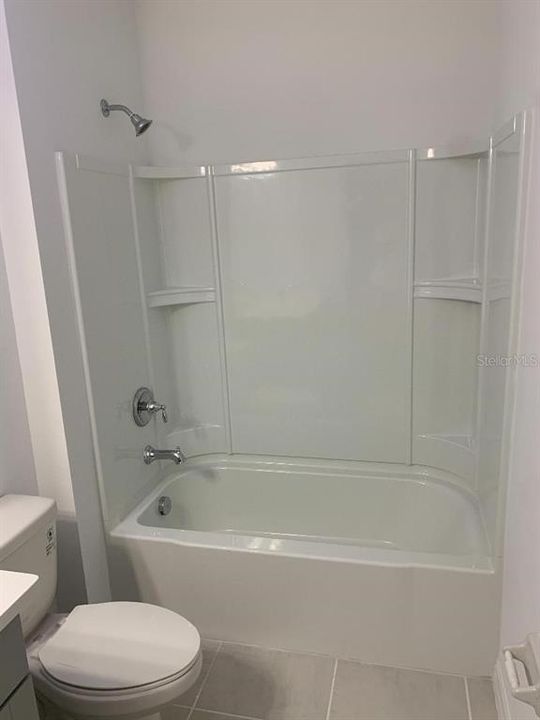 En Renta: $2,500 (4 camas, 3 baños, 2091 Pies cuadrados)