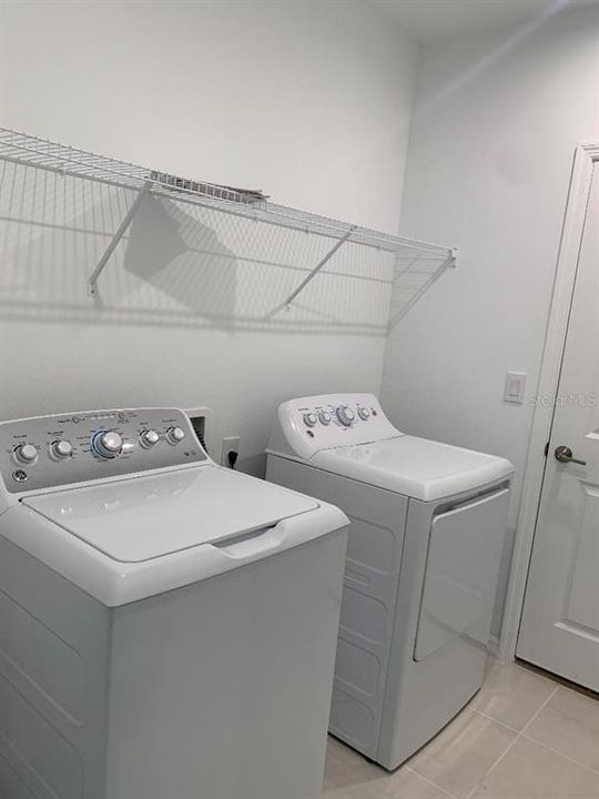 En Renta: $2,500 (4 camas, 3 baños, 2091 Pies cuadrados)