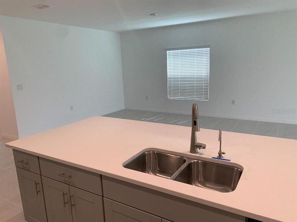 En Renta: $2,500 (4 camas, 3 baños, 2091 Pies cuadrados)