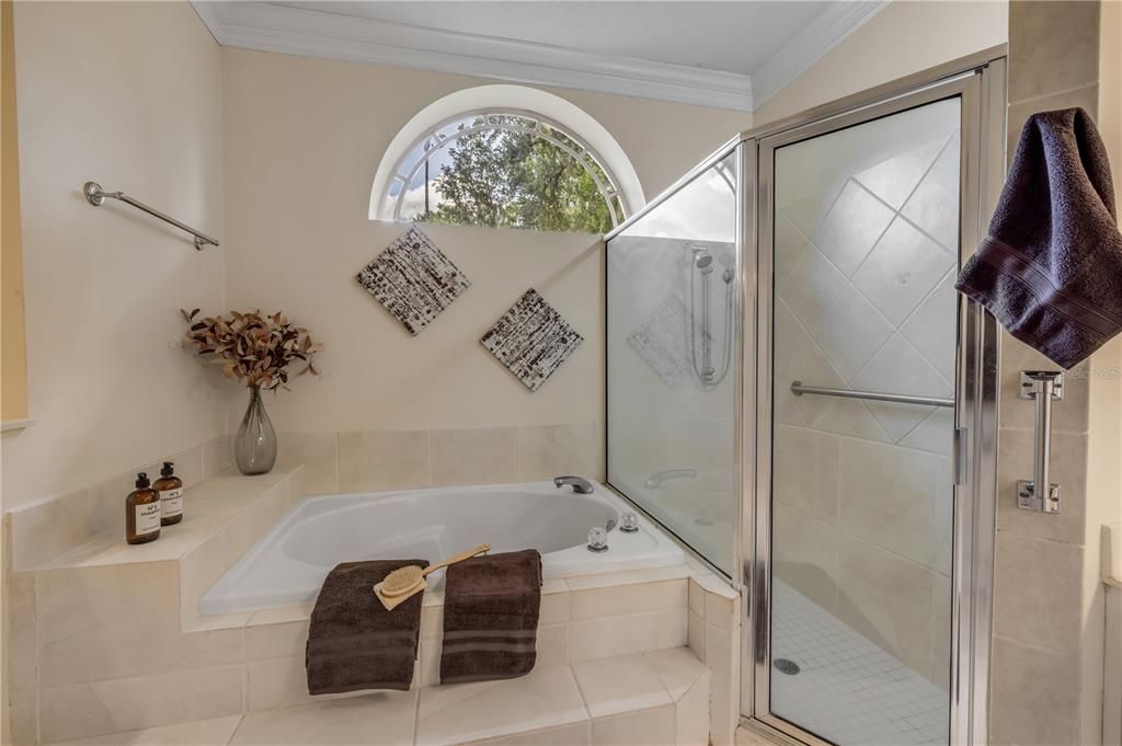 En Venta: $524,900 (4 camas, 2 baños, 2174 Pies cuadrados)