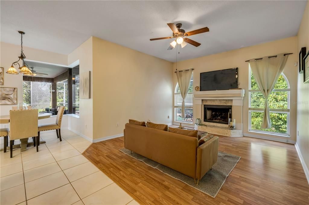 En Venta: $524,900 (4 camas, 2 baños, 2174 Pies cuadrados)