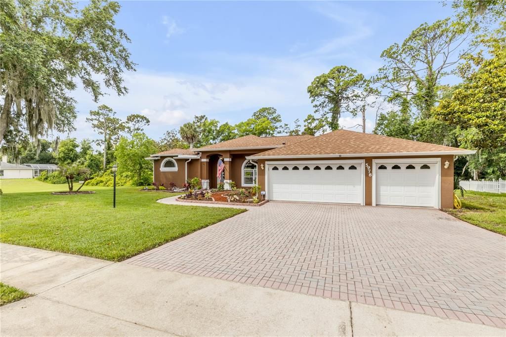 En Venta: $524,900 (4 camas, 2 baños, 2174 Pies cuadrados)