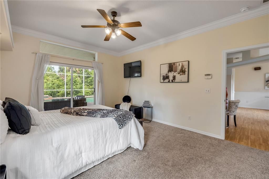 En Venta: $524,900 (4 camas, 2 baños, 2174 Pies cuadrados)