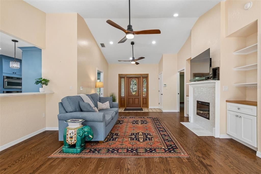 For Sale: $649,900 (3 beds, 2 baths, 1913 Square Feet)