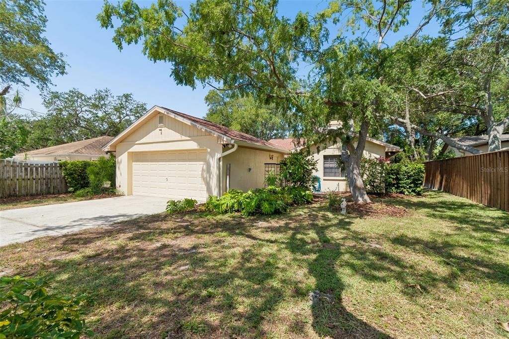 For Sale: $649,900 (3 beds, 2 baths, 1913 Square Feet)