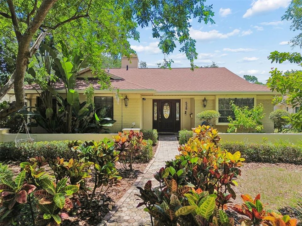 For Sale: $649,900 (3 beds, 2 baths, 1913 Square Feet)