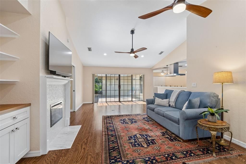 For Sale: $649,900 (3 beds, 2 baths, 1913 Square Feet)