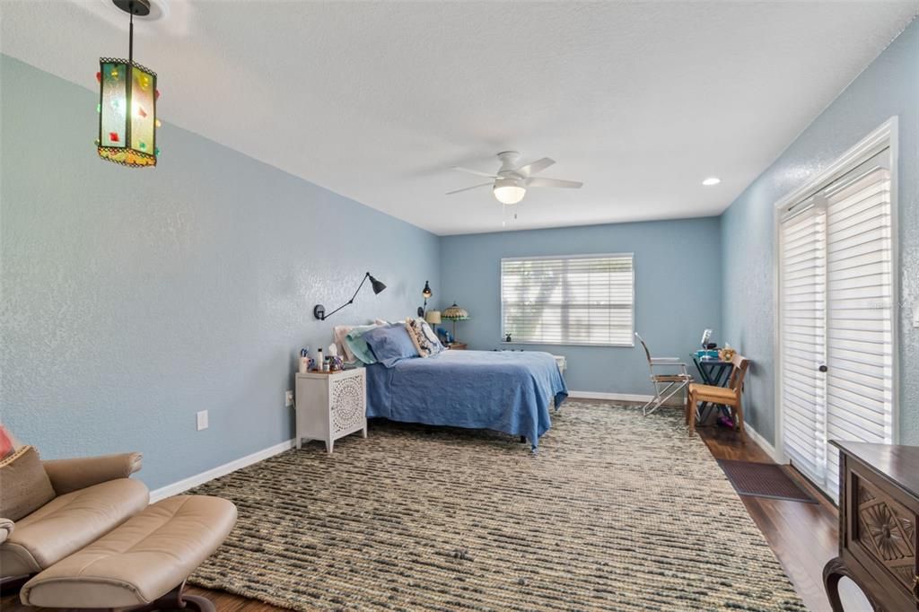 For Sale: $649,900 (3 beds, 2 baths, 1913 Square Feet)