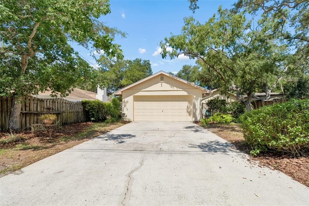 For Sale: $649,900 (3 beds, 2 baths, 1913 Square Feet)