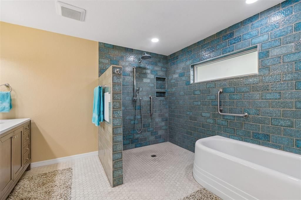For Sale: $649,900 (3 beds, 2 baths, 1913 Square Feet)