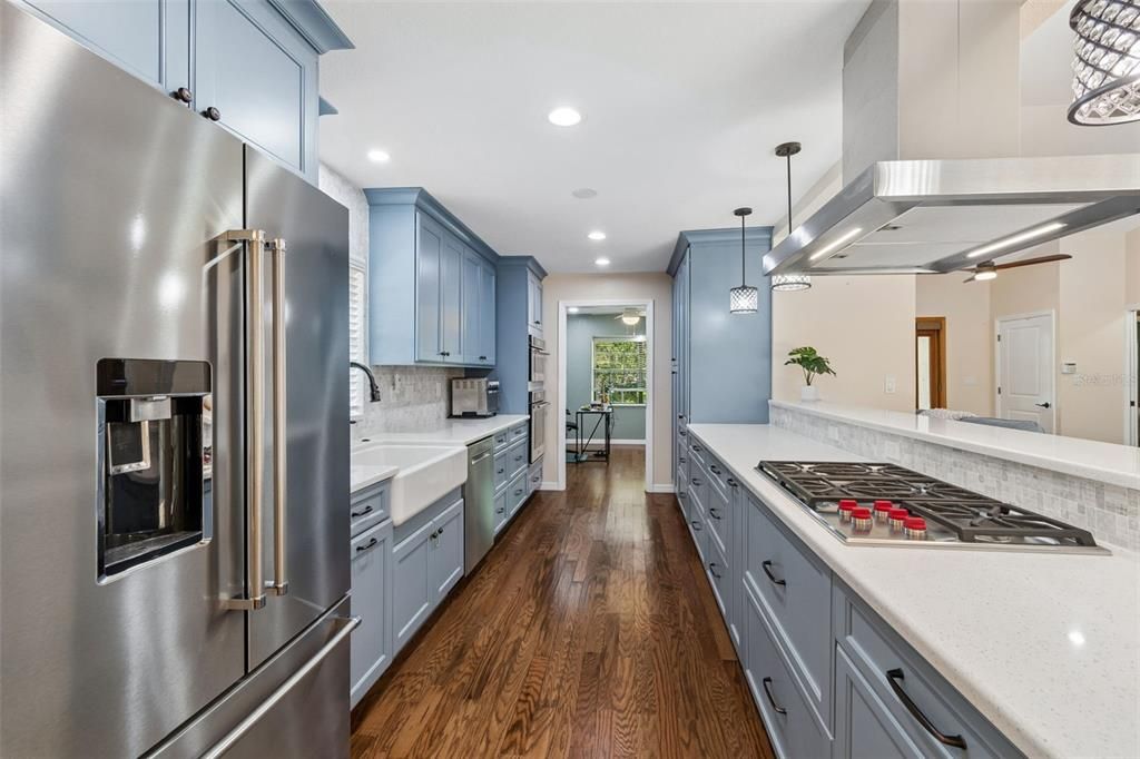 For Sale: $649,900 (3 beds, 2 baths, 1913 Square Feet)