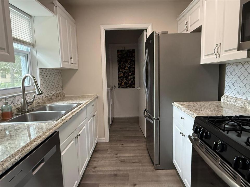 For Sale: $255,000 (2 beds, 2 baths, 1025 Square Feet)