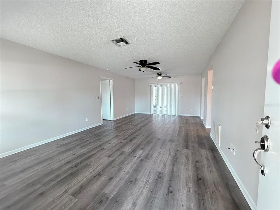 For Sale: $255,000 (2 beds, 2 baths, 1025 Square Feet)