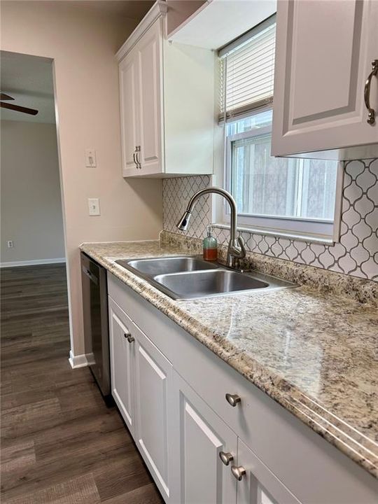 For Sale: $255,000 (2 beds, 2 baths, 1025 Square Feet)
