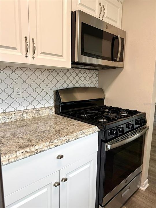 For Sale: $255,000 (2 beds, 2 baths, 1025 Square Feet)