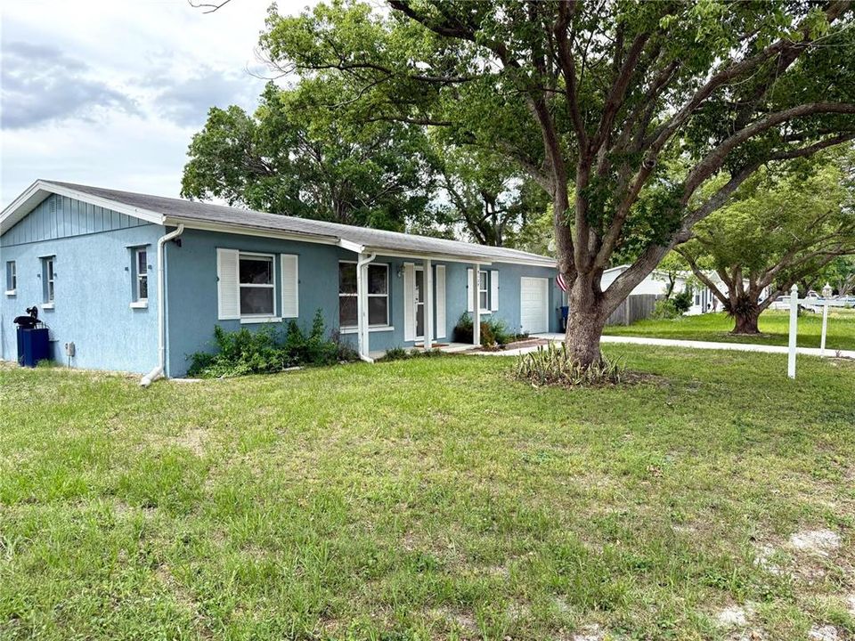 For Sale: $255,000 (2 beds, 2 baths, 1025 Square Feet)