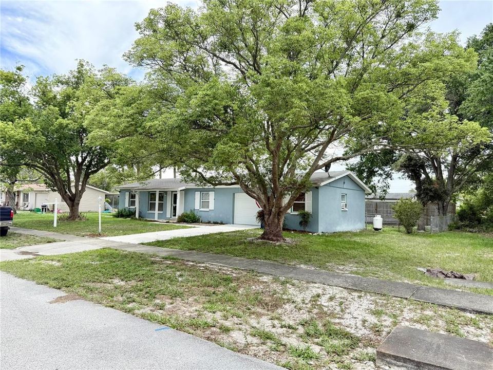 For Sale: $255,000 (2 beds, 2 baths, 1025 Square Feet)
