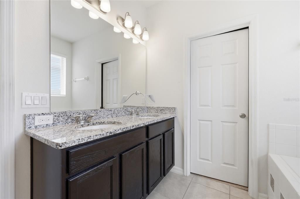 For Sale: $479,990 (4 beds, 2 baths, 1833 Square Feet)