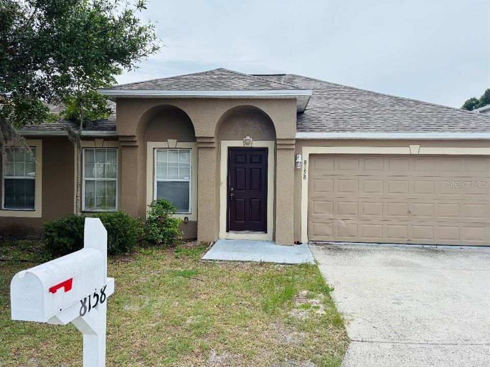For Rent: $2,000 (4 beds, 2 baths, 2108 Square Feet)