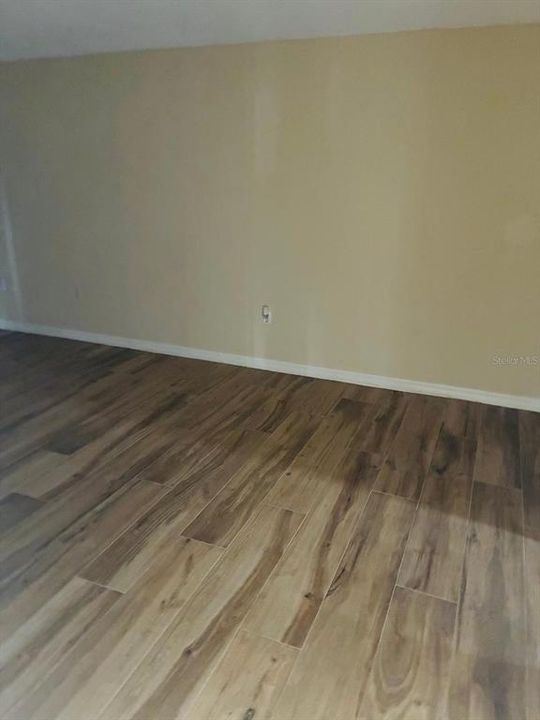 For Rent: $2,000 (4 beds, 2 baths, 2108 Square Feet)