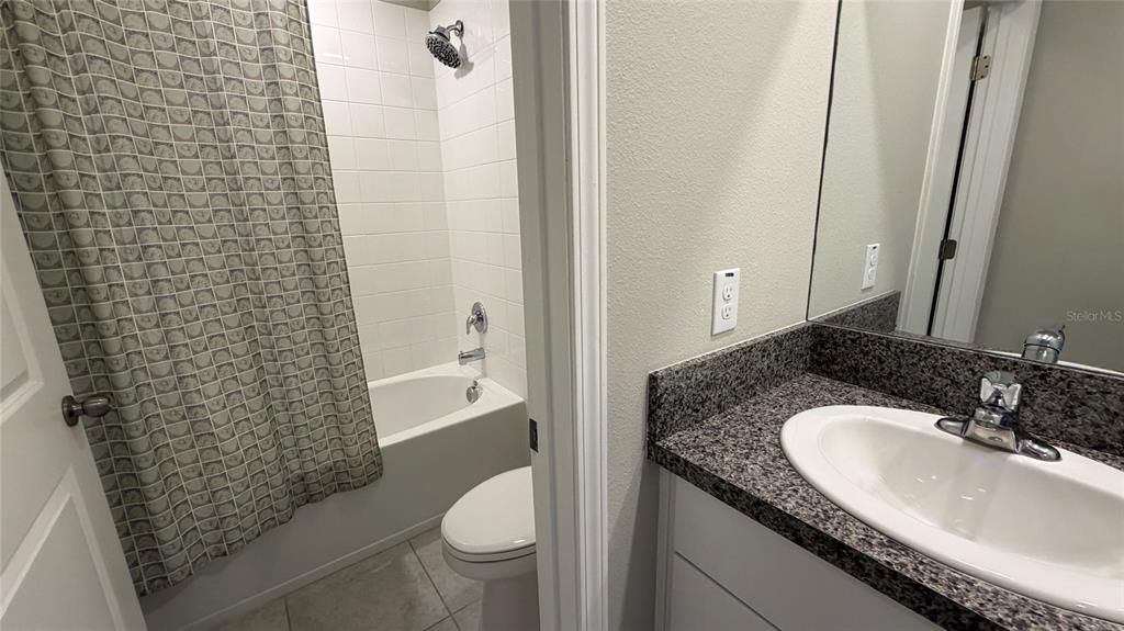 For Rent: $2,600 (5 beds, 2 baths, 2215 Square Feet)