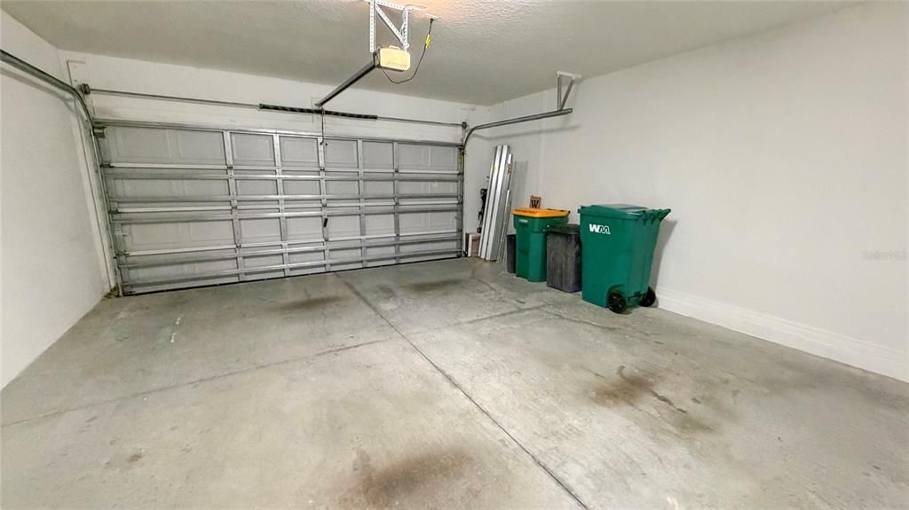 For Rent: $2,600 (5 beds, 2 baths, 2215 Square Feet)