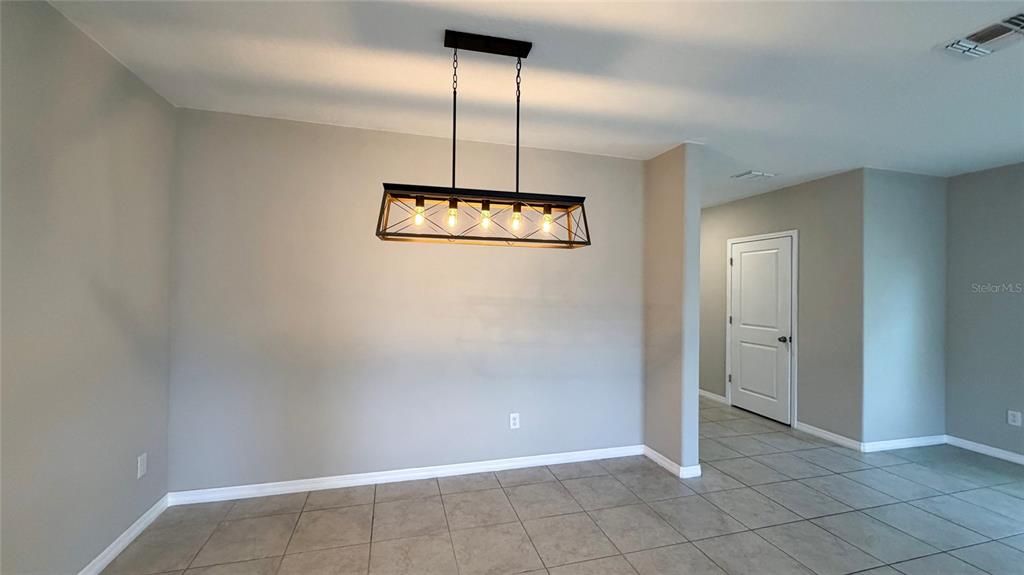 For Rent: $2,600 (5 beds, 2 baths, 2215 Square Feet)