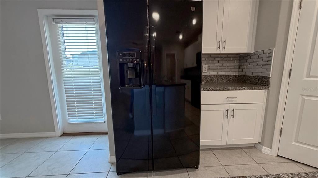 For Rent: $2,600 (5 beds, 2 baths, 2215 Square Feet)