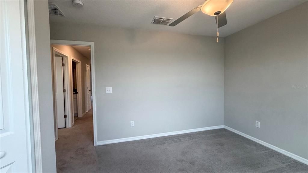 For Rent: $2,600 (5 beds, 2 baths, 2215 Square Feet)