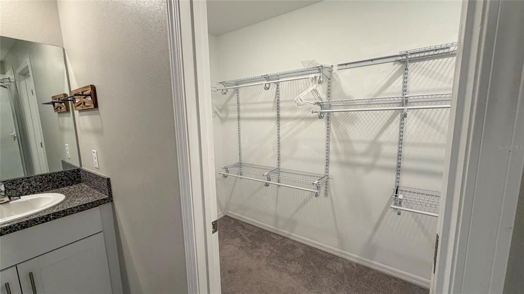 For Rent: $2,600 (5 beds, 2 baths, 2215 Square Feet)