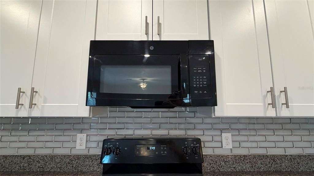 For Rent: $2,600 (5 beds, 2 baths, 2215 Square Feet)