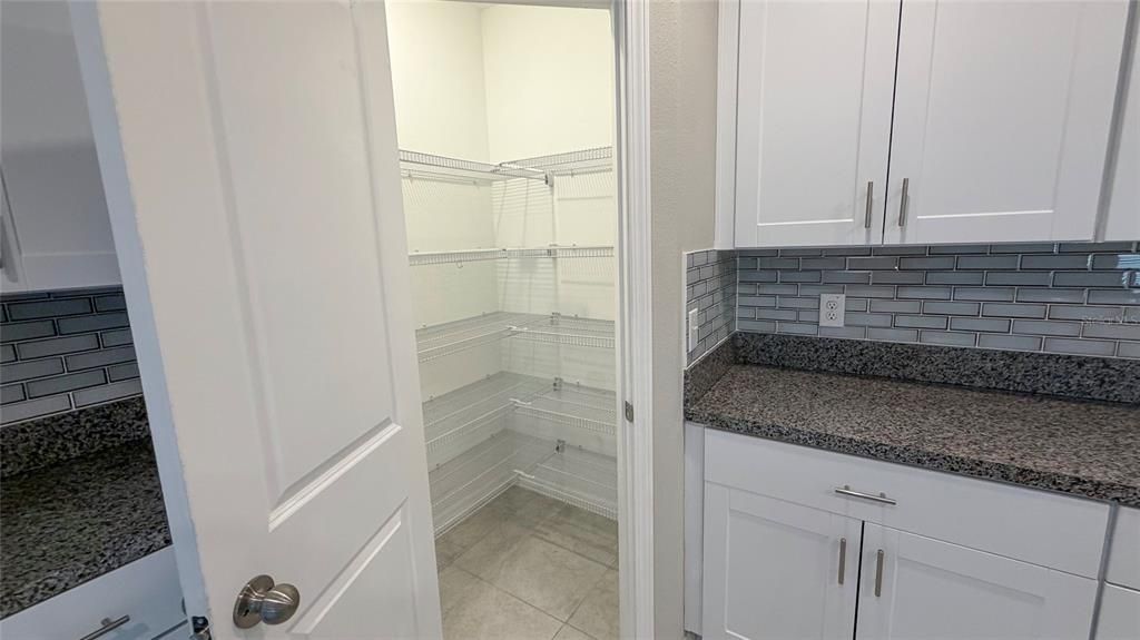 For Rent: $2,600 (5 beds, 2 baths, 2215 Square Feet)