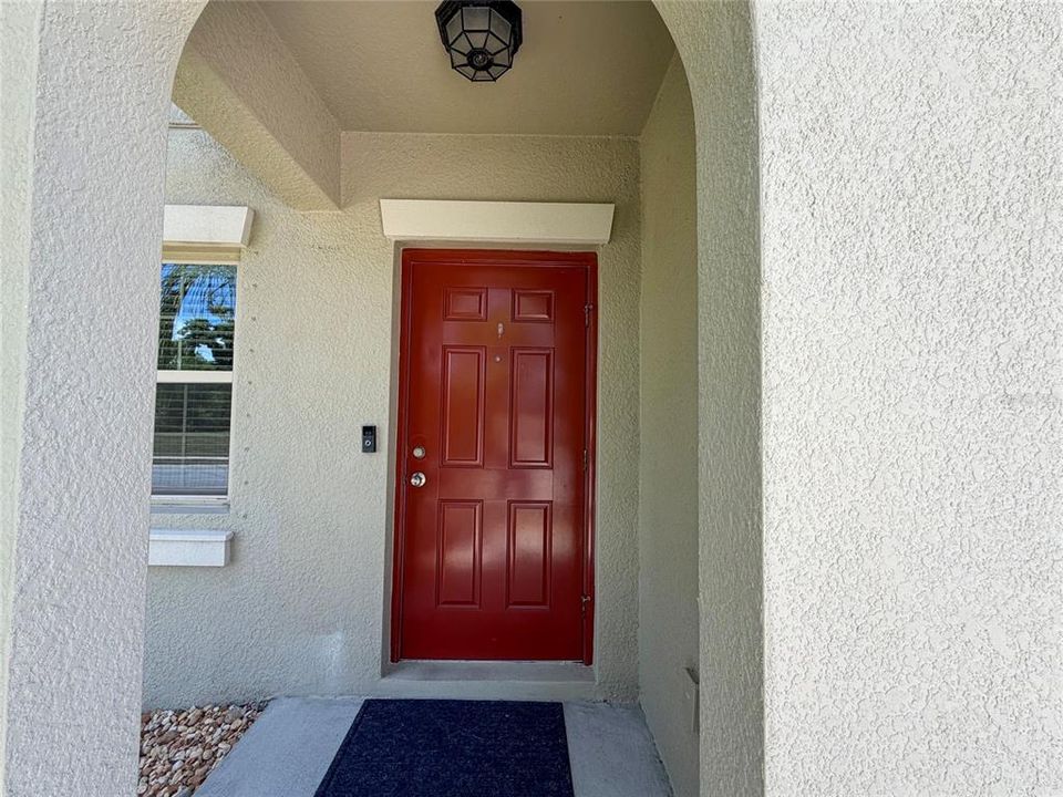 For Rent: $2,600 (5 beds, 2 baths, 2215 Square Feet)