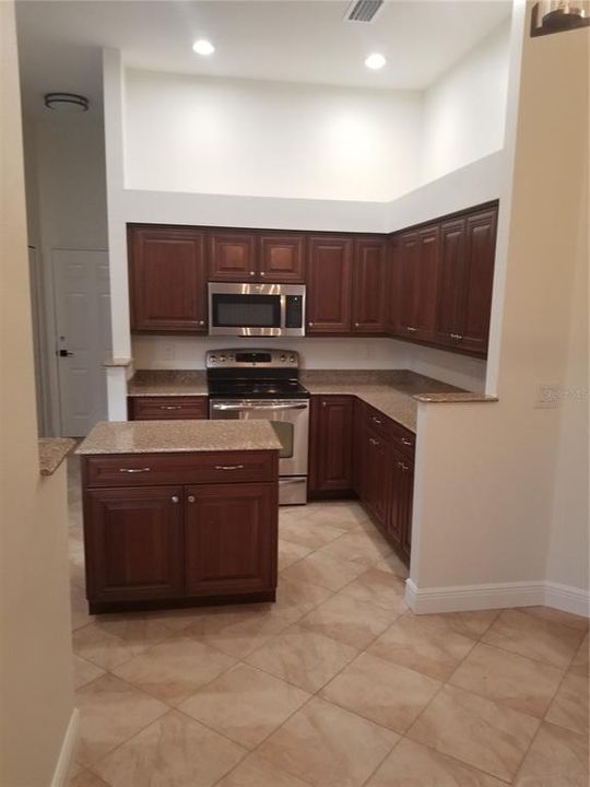 En Renta: $2,750 (3 camas, 2 baños, 1741 Pies cuadrados)